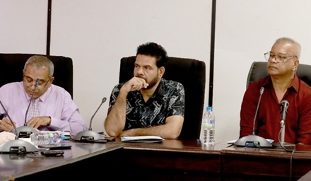 A special discussion was held at the Ministry of Agriculture regarding the challenges and solutions that arise in promoting animal products and ornamental fish exports within Sri Lanka.
